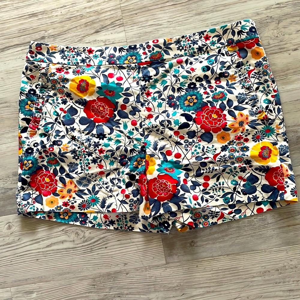 Ann Taylor LOFT floral shorts, size 12